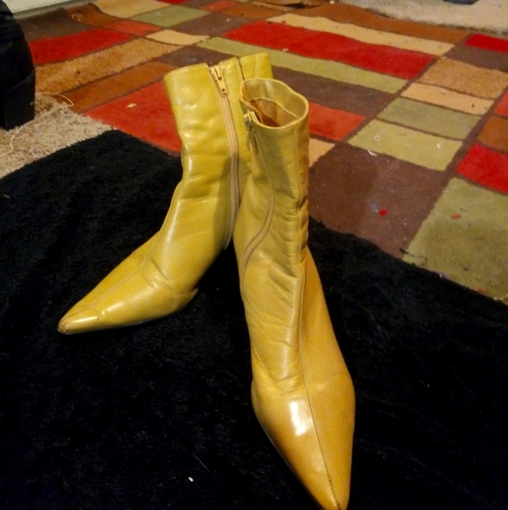 Size 7 goldish yellow boots